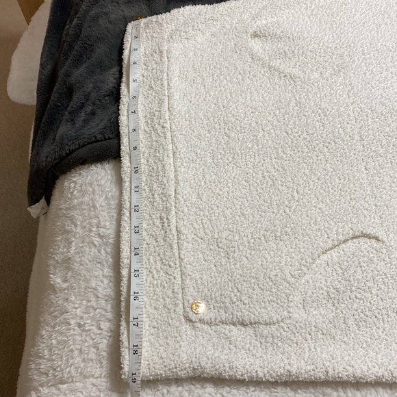 BuffBunny Loop Yarn Hoodie - Picture 13 of 15